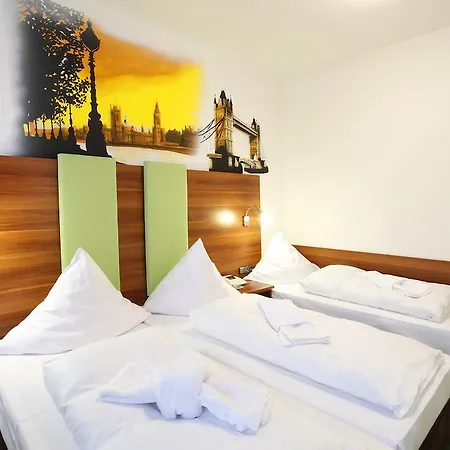 Отель Warsteinerhof By Centro Comfort 3*