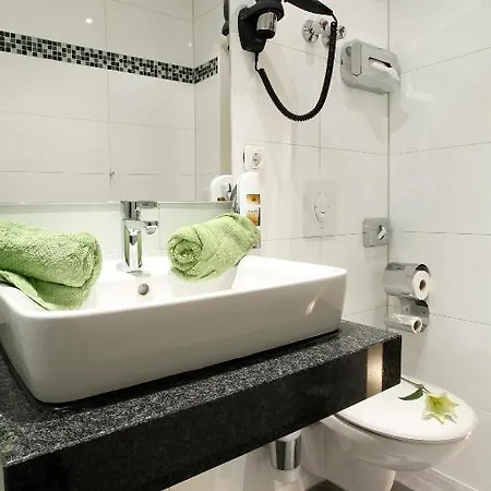 Hotel Warsteinerhof By Centro Comfort Colonia